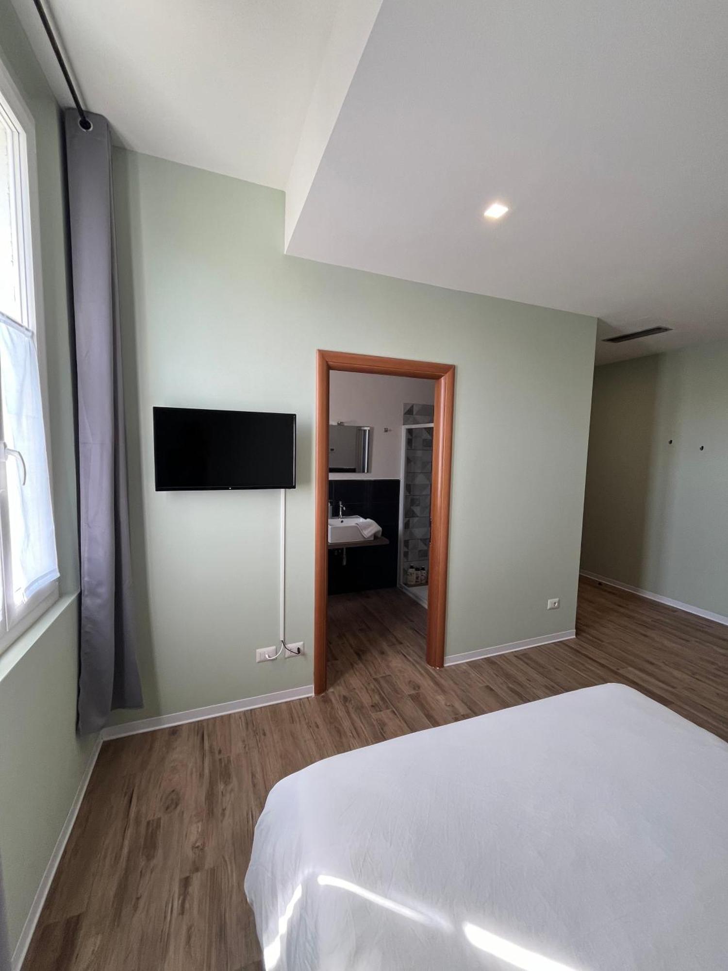 Privatunterkunft Casa Nel Borgo Di Capraia *